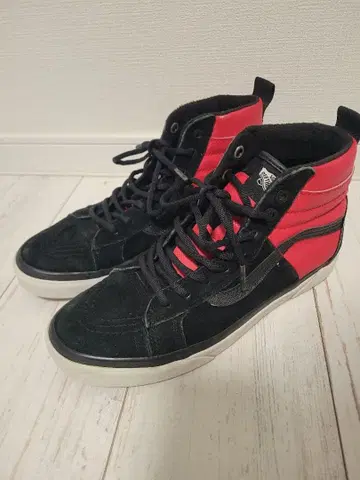 VANS x THE NORTH FACE 하이컷 스니커즈 블랙/레드