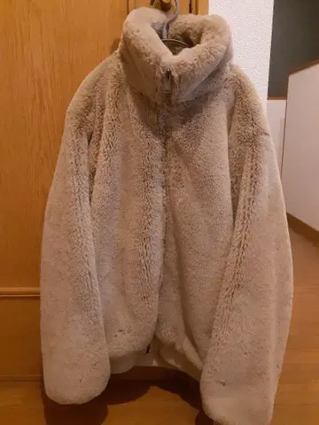 ZARA 베이지 보아 인조 모피 자켓 L