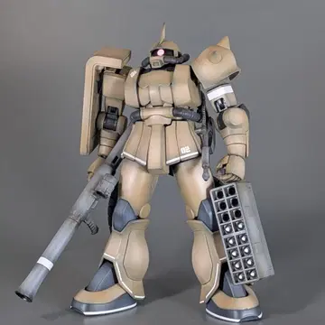 [ HGUC ] MS-06 자쿠2 건담 프라모델 조립 완료품