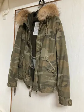 goa 카모 패턴 퍼(fur) 부착 아우터