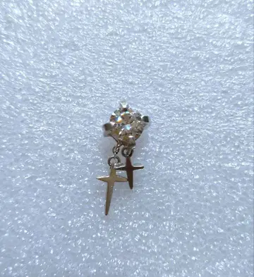 e.m. 실버 지르코니아 귀걸이 (한쪽 귀)