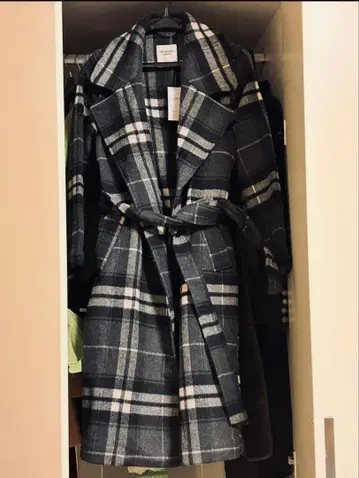 새상품, 아바클로 체크 롱 코트 화이트 블랙