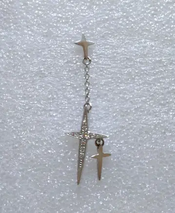 e.m. 이이엠 귀걸이 실버 (한쪽 귀)