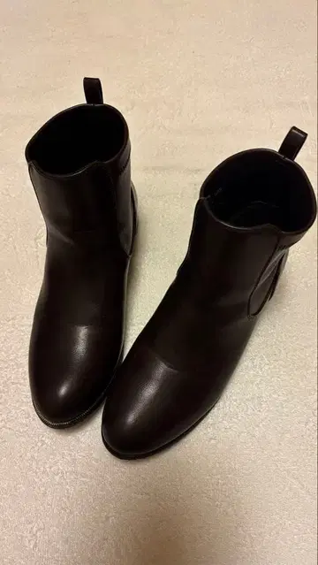 다크 브라운 사이드 고어 부츠 시착만 한 새상품