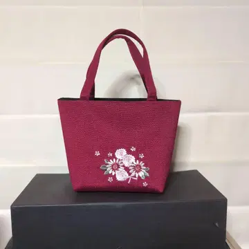 화려한 빨간색에 꽃무늬 자수 일본풍 꽃무늬 토트백