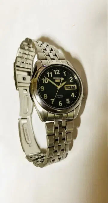 최종 가격 인하한 새상품급 남성용 세이코 아날로그 손목시계 블랙 다이얼