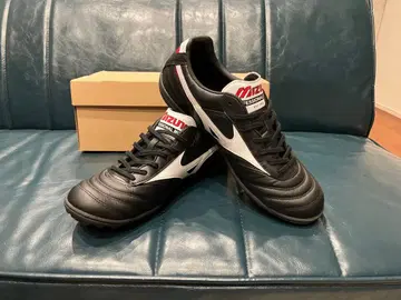 Mizuno Morelia 축구화 블랙/화이트/레드