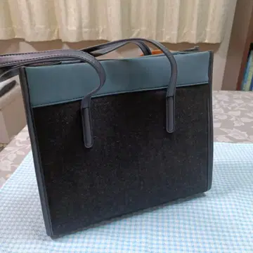토트백 블랙과 파랑 콤비네이션