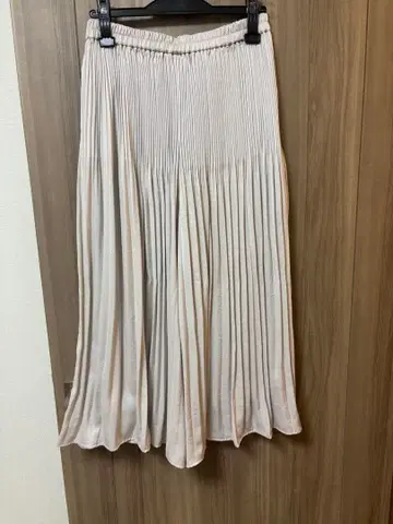 [택 포함 새상품] any SiS 플리츠 가우초 팬츠 M 사이즈