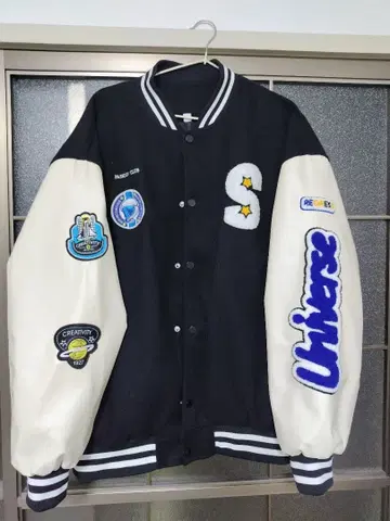 자수 패치 부착 바시티 자켓 L 사이즈