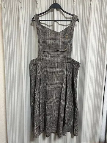 체크 무늬 살로펫 원피스