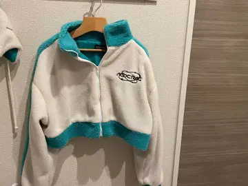 ACDCRAG 복슬복슬 크롭 기장 니트 자켓 프리 사이즈 후드 세트