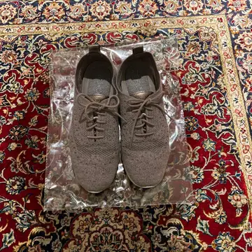 그레이 스니커즈 합성섬유제