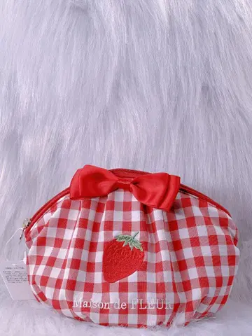 Maison de FLEUR 딸기 자수 리본 파우치 레드