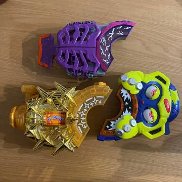 가면라이더 기츠 좀비, 몬스터, 피버 슬롯 레이즈 버클