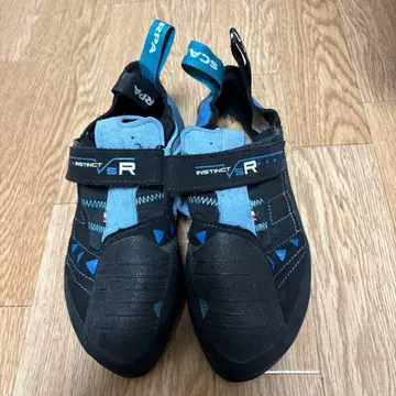클라이밍 슈즈 INSTINCT VS R 블랙/블루