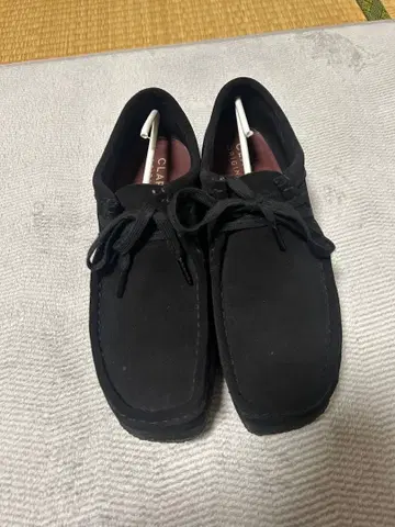 CLARKS 왈라비 블랙