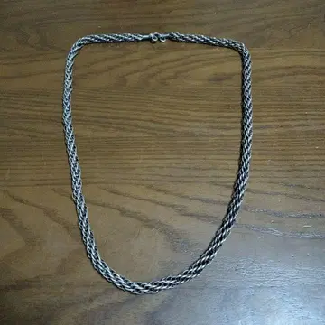 실버 뜨개질 목걸이