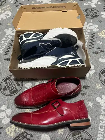 MK (Michael Kors)와 빨간색 드레스 신발 세트