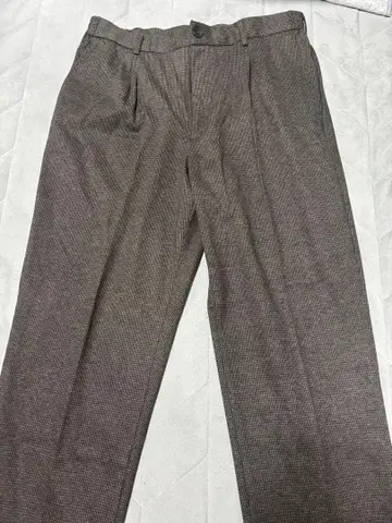 UNIQLO 브라운 체크 무늬 슬랙스