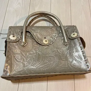 실버 엠보싱 카빙 백