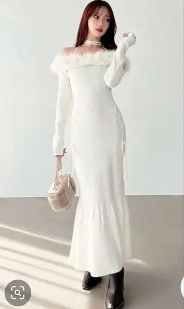 RESEXXY 화이트 니트 원피스 F 사이즈