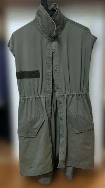 JEANASIS 밀리터리 카키 슬리브리스 베스트