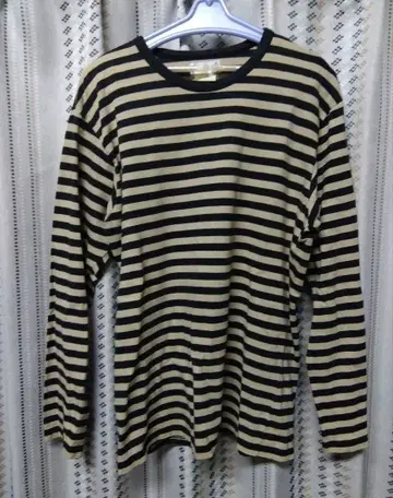 agnes b. homme의 브라운 x 블랙 보더 티셔츠