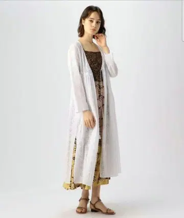 미사용급 투모로우랜드 필 [ F ] 자수 컷워크 레이스 원피스