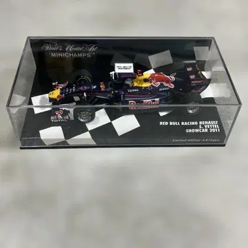 MINICHAMPS 레드불 레이싱 쇼카 2011