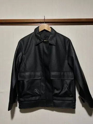 GU 페이크 가죽 자켓 사이즈 S
