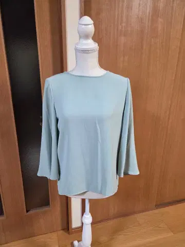 컨디션 최상 iCB 민트 그린 7부 소매 상의 S 사이즈