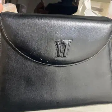 YURI TORI 블랙 클러치백