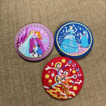 엘사와 안나의 자수 핀 배지 3세트