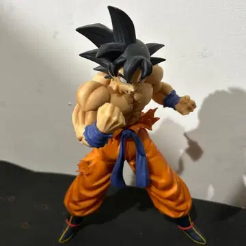 손오공 피규어 전투 포즈