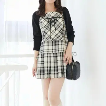 MAJESTICLEGON 마제스틱 레곤 도킹 플리츠 미니 원피스