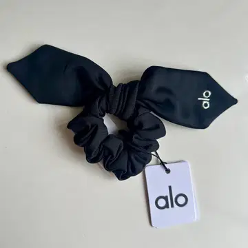 alo 블랙 리본 포함 머리끈