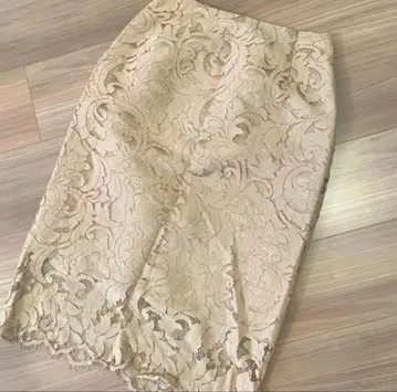 대특가 인기 새상품급 셀포드 레이스 타이트 스커트 베이지