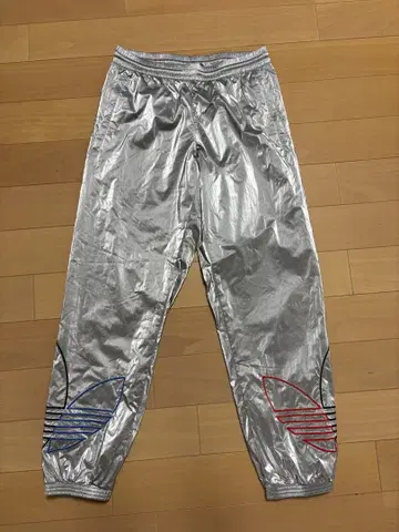 adidas Originals 메탈릭 실버 팬츠 트랙 팬츠