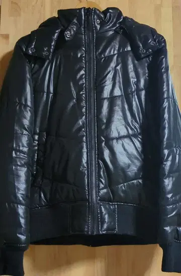 Trap/u 블랙 다운 자켓 M 사이즈