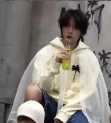 TXT 범규 군의 10cm 봉제 인형. 의류 부착형