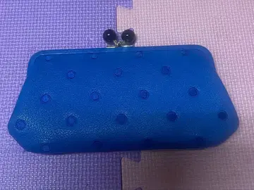 페르케, 파란 도트 무늬 장지갑