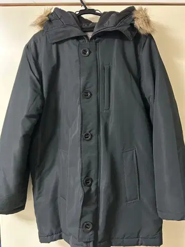 퍼가 달린 블랙 모즈 코트와 브라운 원단 모즈 코트 2장 세트