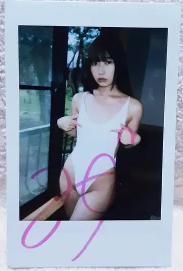 초절정 귀여운 아이자와 미유 친필 사인 폴라로이드 전 아이돌 3