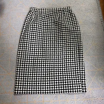 Chalet Blanc 꽃무늬 체크 타이트 스커트