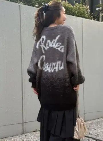 로데오 크라운 그라데이션 니트 원피스