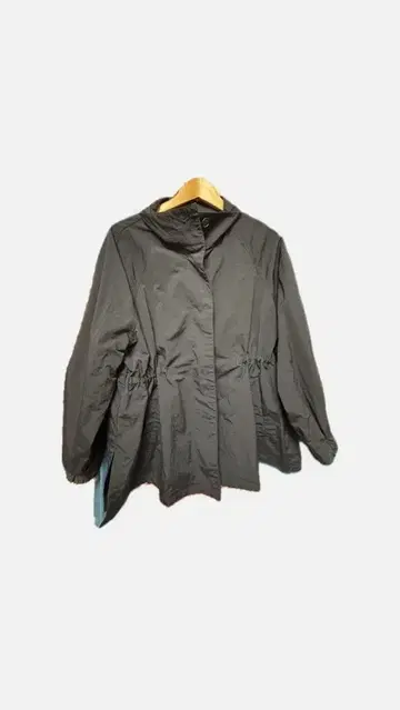 후드 부착 블랙 나일론 자켓