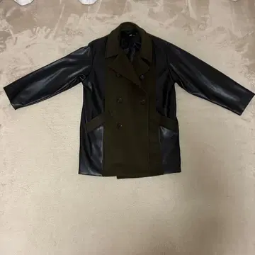 HARE P코트 가죽 절개