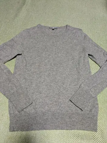 유니클로 캐시미어 크루넥 스웨터