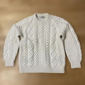 Athena Designs 아이보리 케이블 니트 스웨터